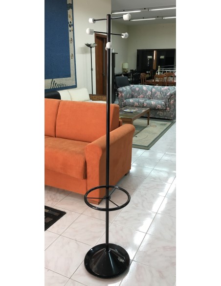 Portabiti con portaombrelli in metallo nero lucido con pomoli bianchi e basamento in marmo