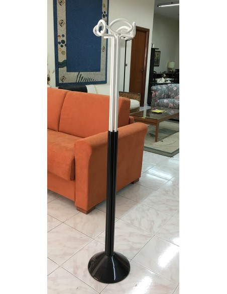 Portabiti in metallo laccato nero e bianco con basamento in marmo